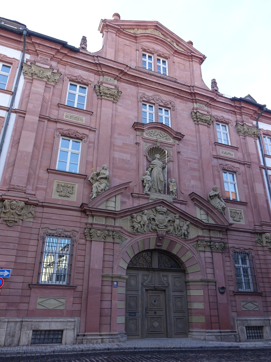 Wrzburg, Haupteingang des Priesterseminars, erbaut von 1715 bis 1719 durch den Hofbaumeister Joseph Greissing (21.02.2021)