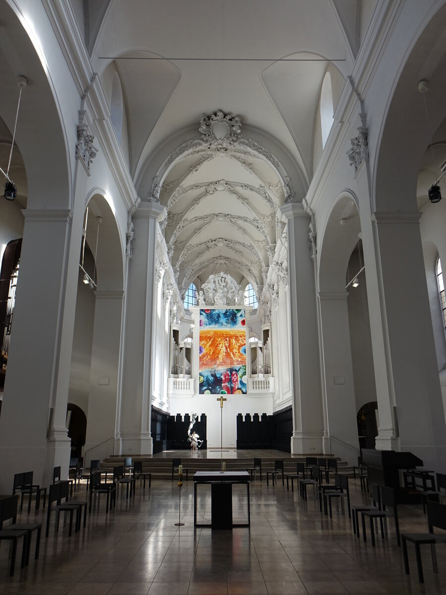 Wrzburg, Innenraum der Augustinerkirche, Hochaltarbild Neues Jerusalem von Jacques Gassmann (21.02.2021)