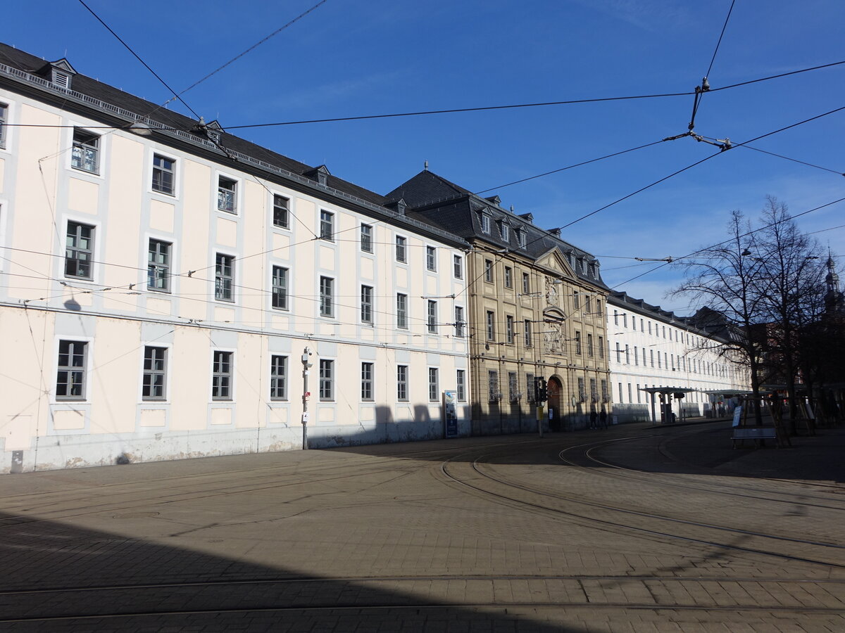 Wrzburg, Juliusspitel an der Juliuspromenade, hochbarocker Nordflgel mit zentralem Frstenbau (21.02.2021)