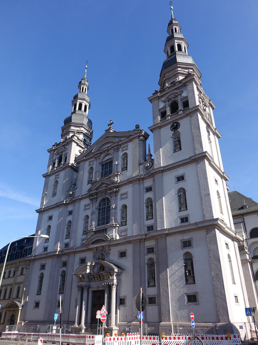 Wrzburg, Stift Haug mit Pfarrkirche St. Johannes, erbaut bis 1691 nach Plnen von Antonio Petrini  (21.02.2021)