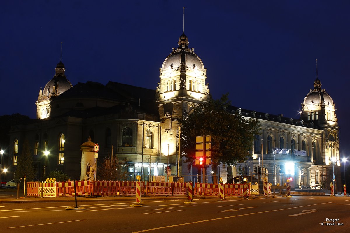 Wuppertaler Stadthalle am Abend, am 11.10.2016.