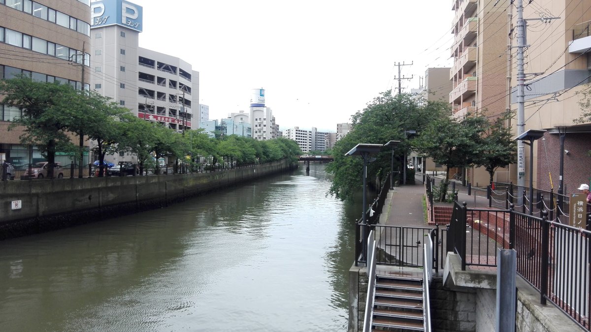 Yokohama. Blick auf den dicht umbauten Ookagawa River. Aufgenommen am 04.07.2019.