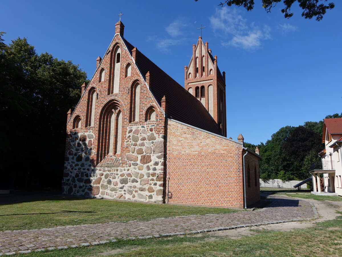 Zabow, sptgotische Pfarrkirche St. Johannes, erbaut im 16. Jahrhundert (31.07.2021)