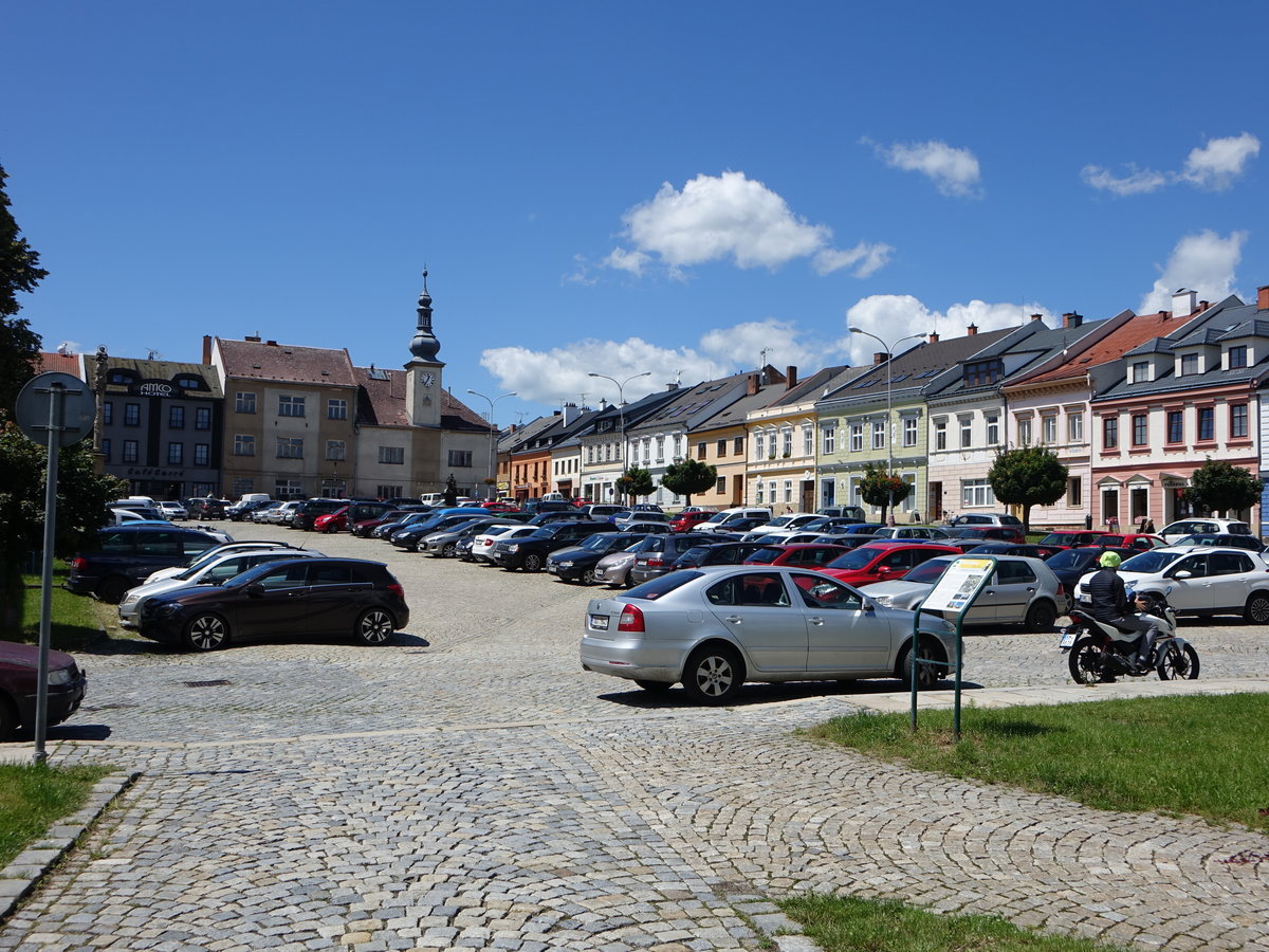 Zabreh / Hohenstadt an der March, Rathaus und Gebude am Masarykovo Namesti (30.06.2020)