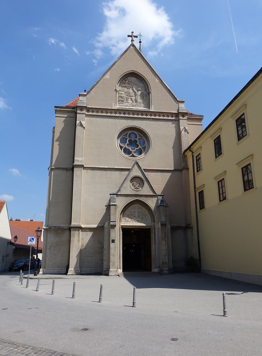 Zagreb, die Kirche des heiligen Franz (Crkva svetog Franje), erbaut im 13. Jahrhundert, Sie wurde um 1900 aufwndig renoviert (01.05.2017)