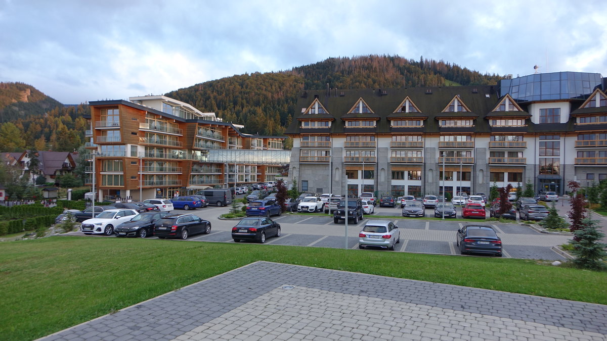 Zakopane, Hotel Grand Nosalowy Dwur in der Oswalda Balzera Strae (02.09.2020)