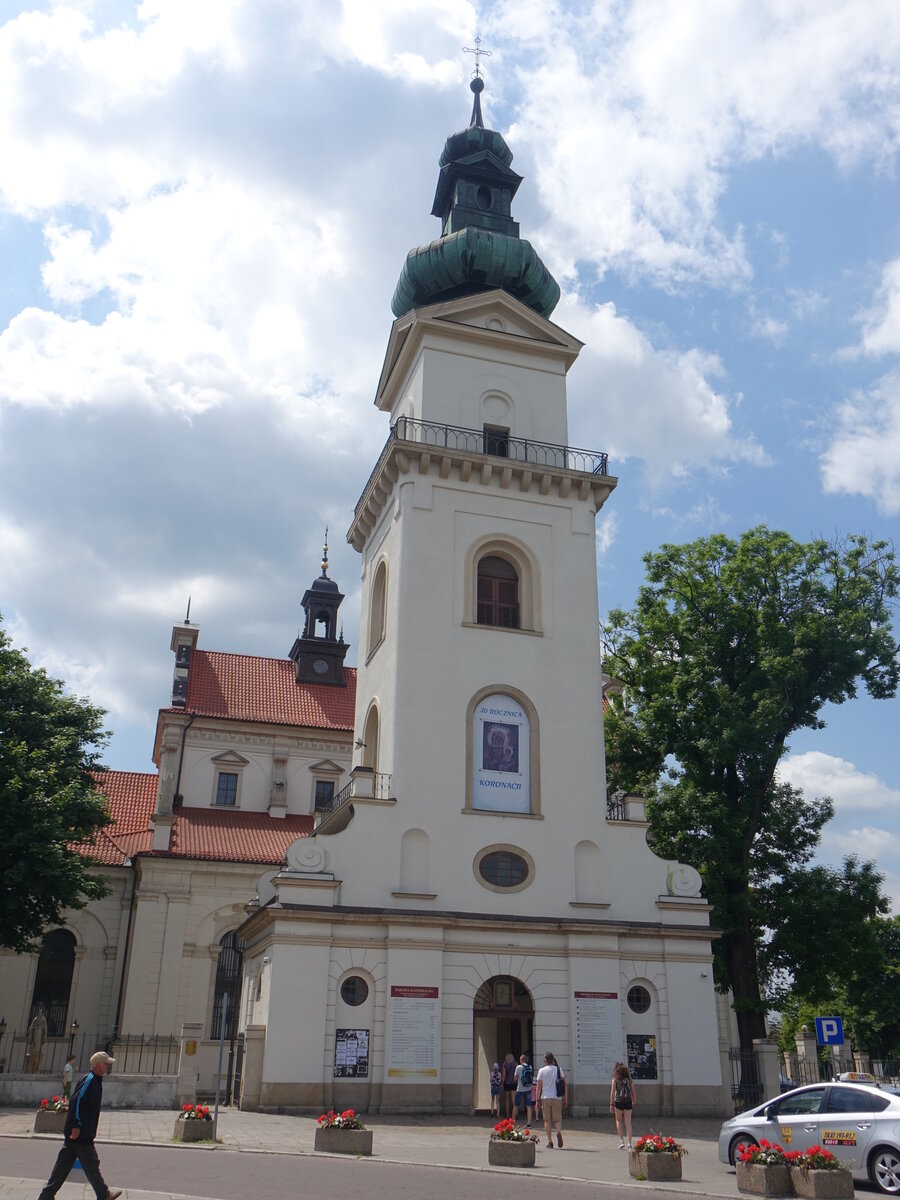 Zamosc, Kollegiatskirche St. Thomas, erbaut von 1587 bis 1598 nach Plnen von Bernardo Morando, dreischiffige Basilika (16.06.2021)