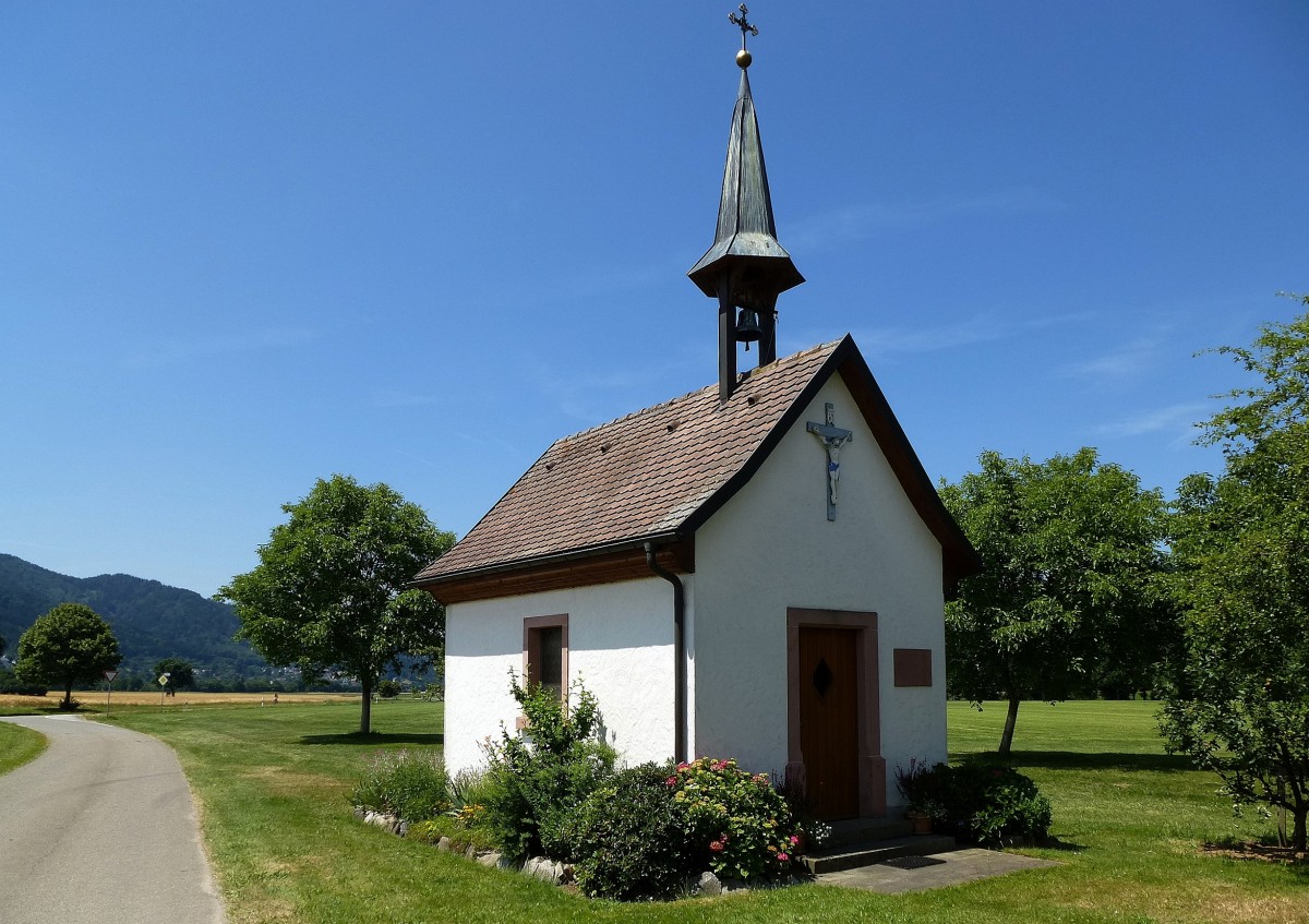 Zarten, die 1990 wiedererrichtete Fridolinskapelle, Juni 2014