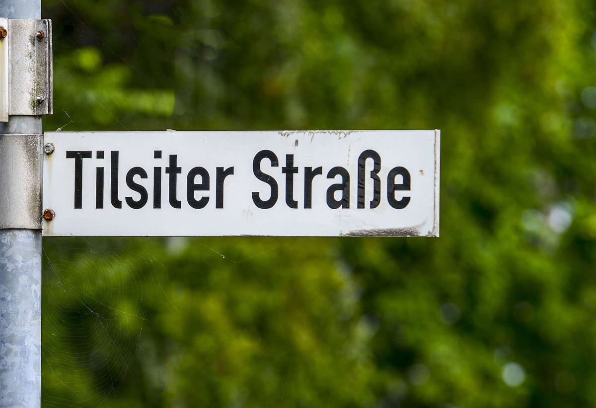 Zehntausende von deutschen Flchtlingen aus Ostpreuen wurden nach dem Zweiten Weltkrieg Aufgenommen. Eine Strae im stlichen Teil von Flensburg ist nach der ostpreuischen Stadt Tilsit (heute Swoetsk in Russland) genannt. Aufnahme: 18. Juli 2020.