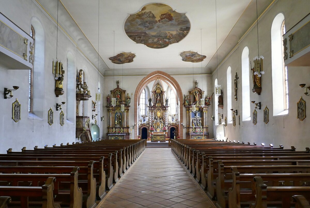 Zell a.H., Blick zum Altar in der Wallfahrtskirche, ein Meisterwerk der frhen Gotik, Juli 2021