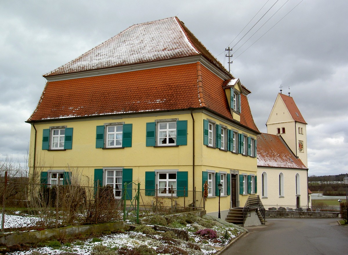 Zell am Andelsbach, Pfarrhaus und Kirche St. Peter und Paul (26.01.2014)