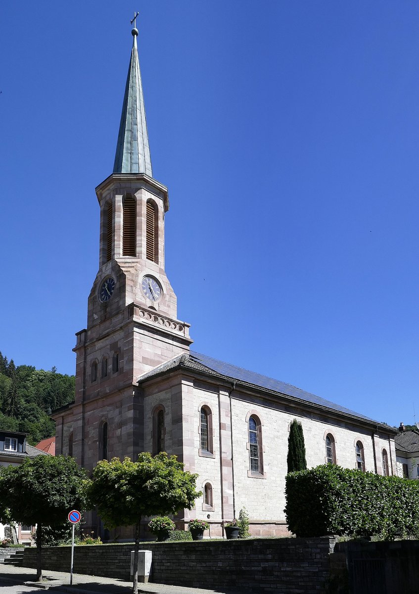 Zell i.W., die evangelische Kirche, 1887-88 im neoromanischen Stil erbaut, 1956-60 Neugestaltung des Innenraumes, Juli 2020