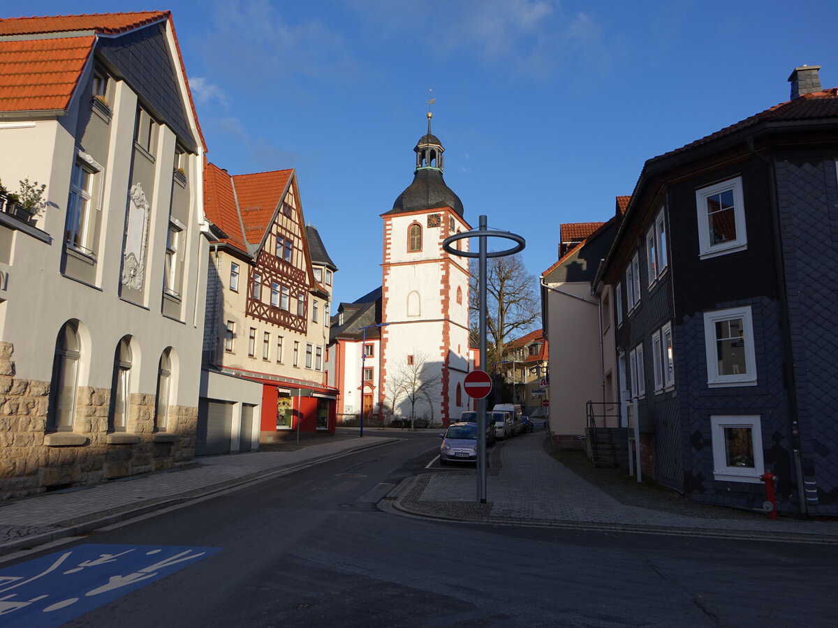 Zella-Mehlis, Pfarrkirche St. Magdalena in der Hauptstrae, erbaut von 1621 bis 1623 (26.02.2022)