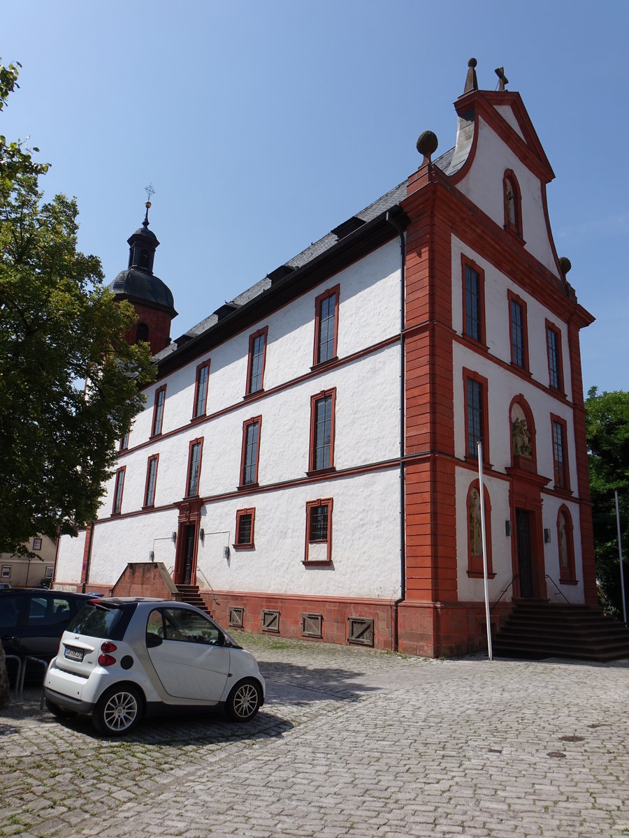 Zellingen, kath. Pfarrkirche St. Georg, ehem. Schlokirche, erbaut bis 1717. Umbau zur klassizistischen Kirche von 1785 bis 1787 durch Johann Philipp Geigel (15.08.2017)