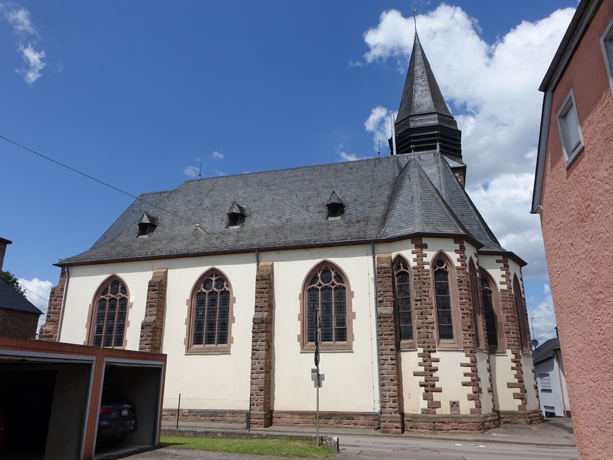 Zemmer, kath. Pfarrkirche St. Martin und Thekla, barocker Saalbau, erbaut 1751, erweitert von 1921 bis 1922 (23.06.2022)