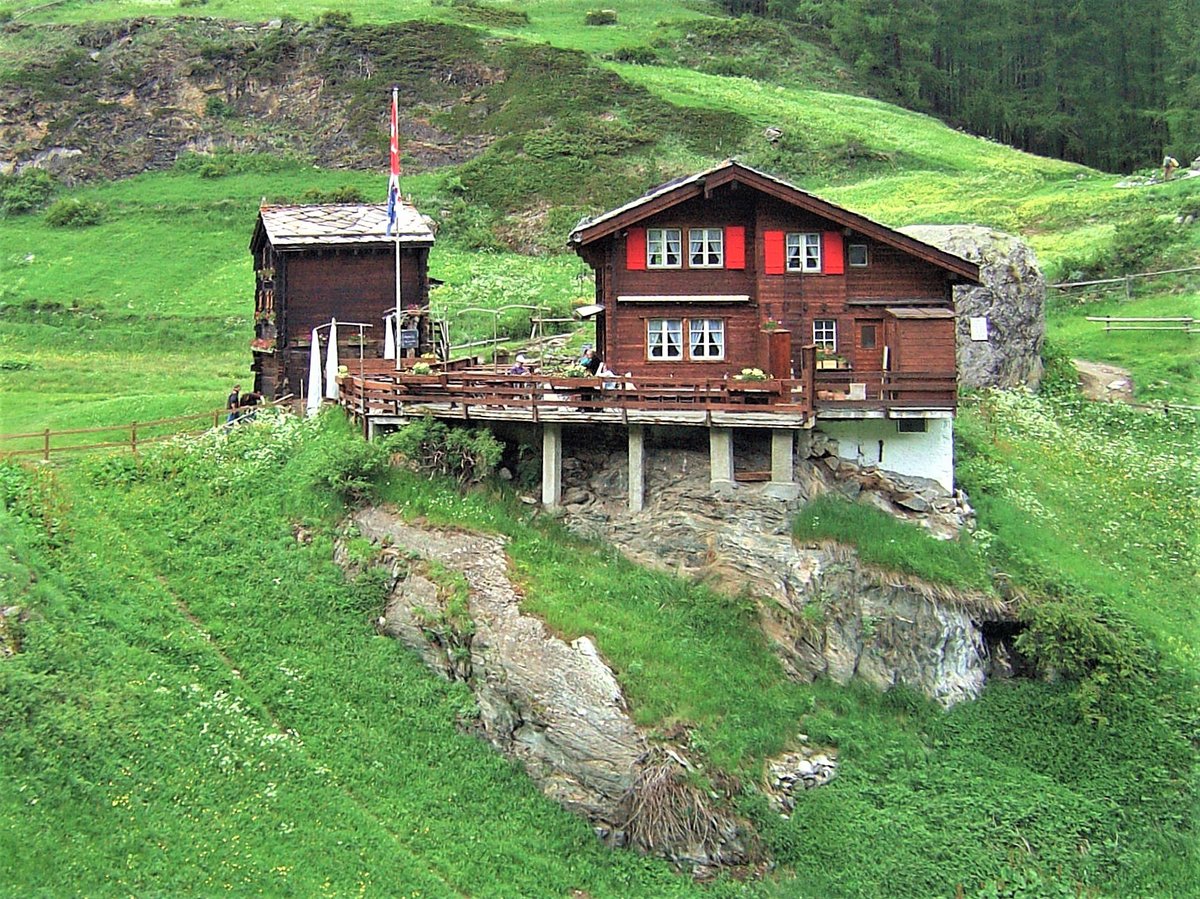 Zermatt, Bergrestaurant Blatten, lteste bewirtschaftete Berghtte in Zermatt, seit 1850, im Weiler Blatten auf 1740 Meter Hhe
 - 17.06.2010