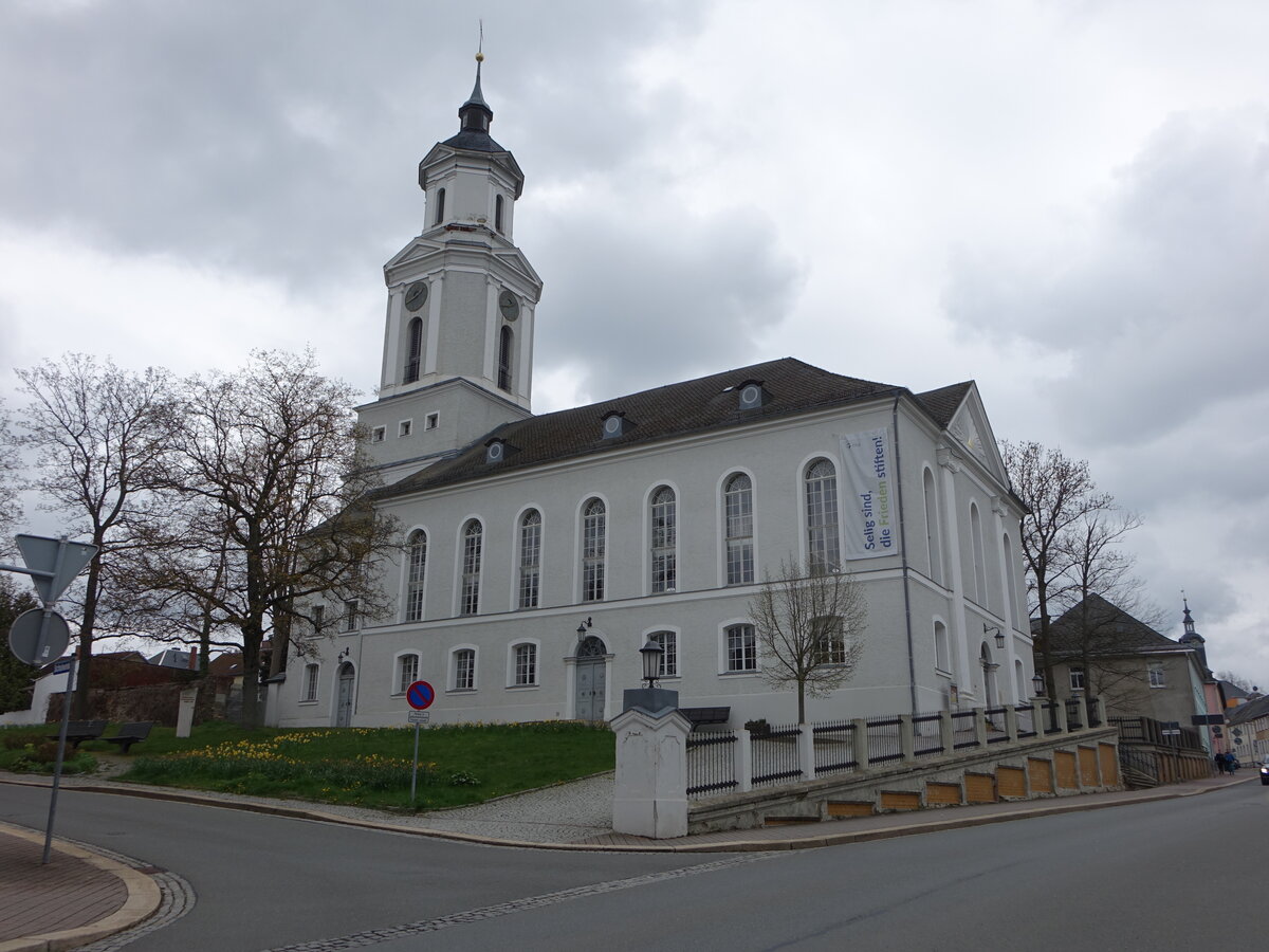 Zeulenroda, evangelische Kirche zur Heiligen Dreieinigkeit, erbaut 1820 (29.04.2023)