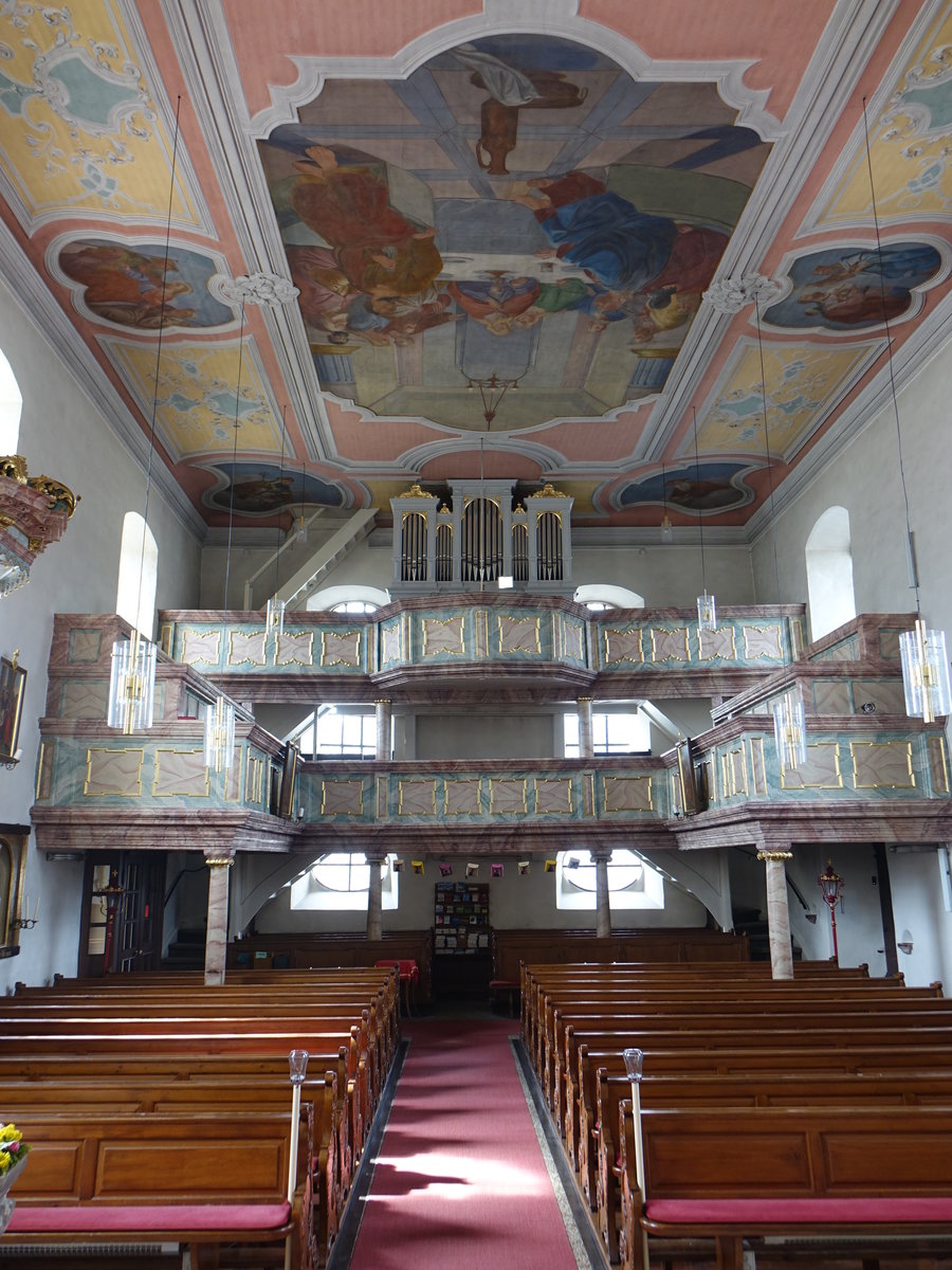 Zeyern, Orgelempore und Deckengemlde in der St. Leonhard Kirche (16.04.2017)