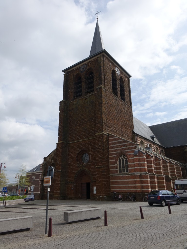 Zichem, gotische Liebfrauenkirche oder Sint-Eustachius Kirche, erbaut von 1300 bis 1500 (26.04.2015)