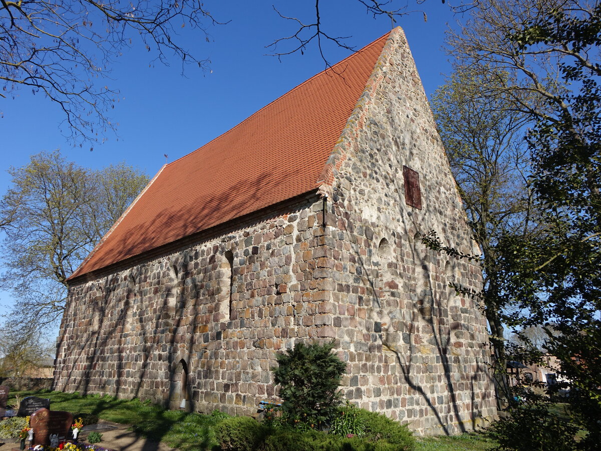 Ziemkendorf, evangelische Kirche, Feldsteinkirche aus dem 13. Jahrhundert (11.04.2026)