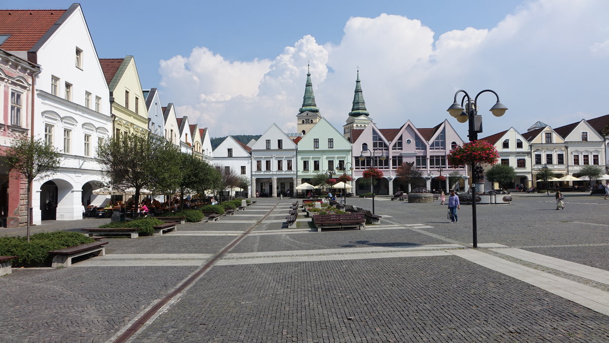 Zilina / Sillein, Gebude am Hauptplatz Marianske Namesti (30.08.2019)