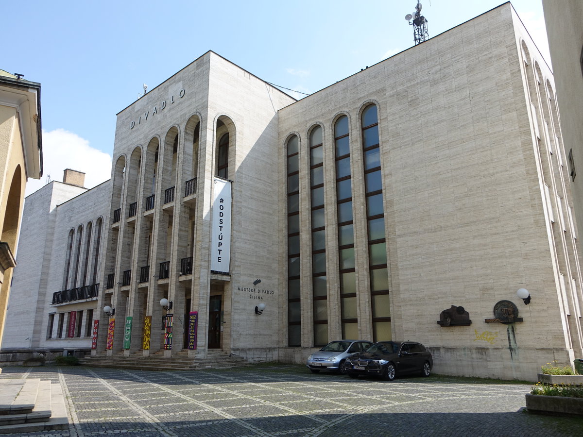 Zilina / Sillein, Stadttheater Mestske Divadlo in der Horny Strae, erbaut 1992 (30.08.2019)