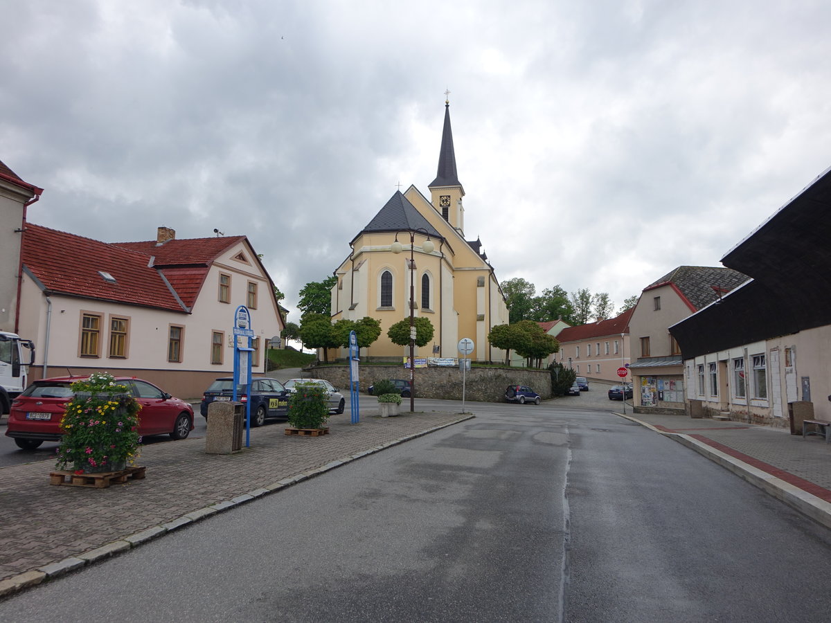 Zirovnice/ Serownitz, Pfarrkirche St. Philippus und Jakobus am Havlickovo Namesti (28.05.2019)