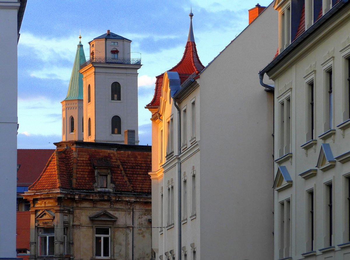 Zittau, Blick zur St.-Johannis-Kirche am frhen Abend des 29. Juli 2016