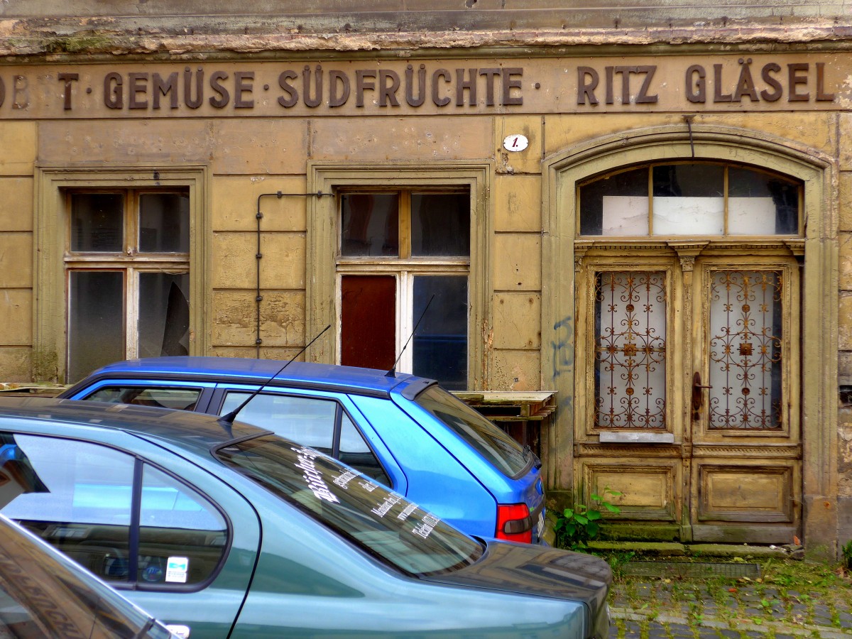 Zittau, Mandauer Berg am 18. August 2014: Die schicken Autos sind da, Gemse und Sdfrchte fehlen zumindest an dieser Stelle wohl schon lnger.