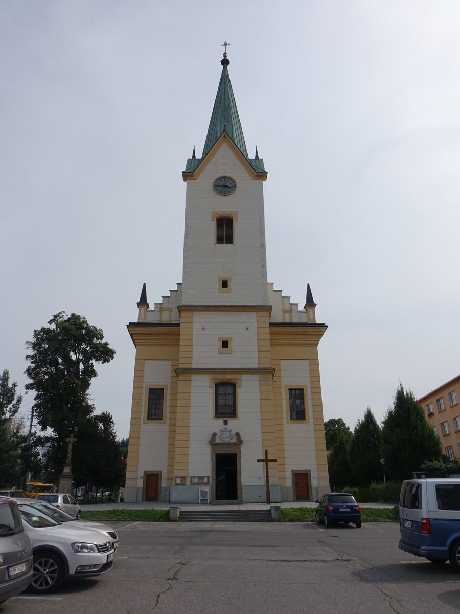 Zlin, Pfarrkirche St. Phillip in der Sadova Strae, erbaut im 14. Jahrhundert, Umbau von 1800 bis 1807 (02.08.2020)