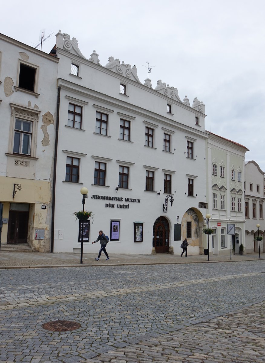 Znojmo, Haus der Kunst im Palais Slawik am Masarykovo Namesti (29.05.2019)