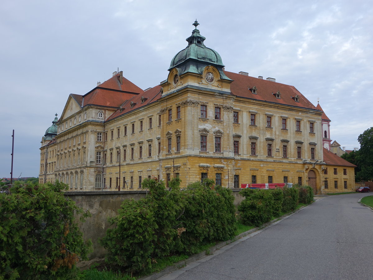 Znojmo, Kloster Louka, ehemaliges Prmonstratenserkloster, erbaut von 1761 bis 1778 von Franz Anton Hillebrandt (30.05.2019)