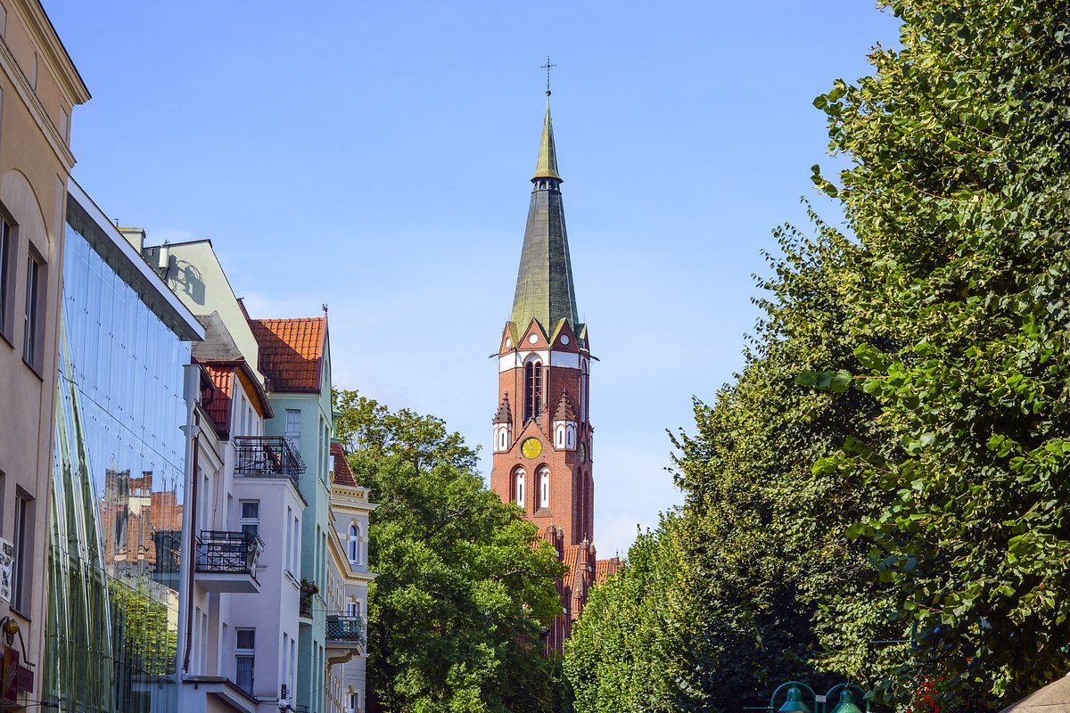 Zoppot / Sopot. Der Turm der Katholischen Garnisonskirche St. Georg (Kościł garnizonowy św. Jerzego). Aufnahme: 14. August 2019.