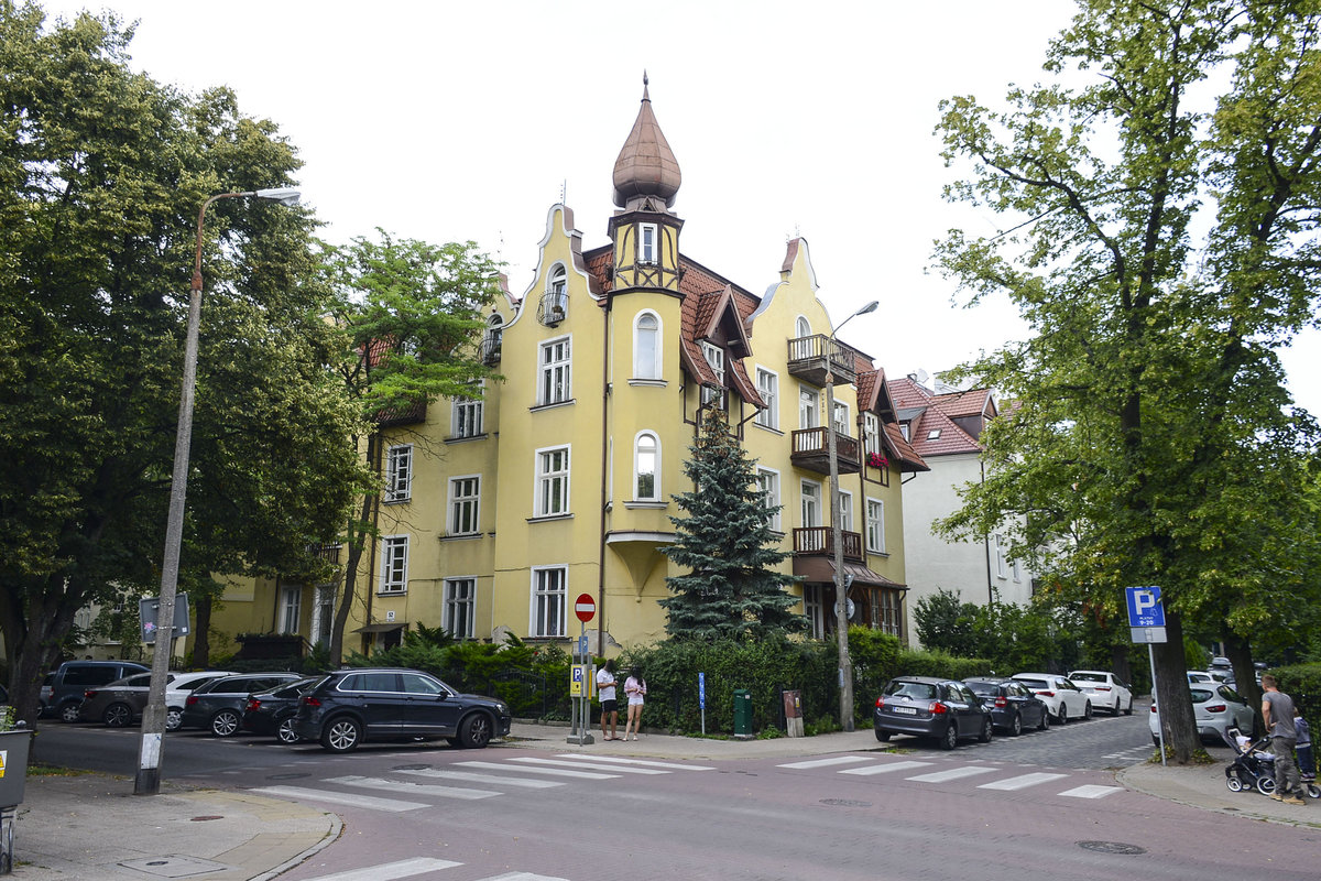 Zoppot / Sopot. Grnderzeit-Haus an der Ecke Jakuba Gorki/Jan Jerzego Haffnera (bis 1945: Schefflerstrae/Wilhemlmstrae). Aufnahme: 16. August 2019.