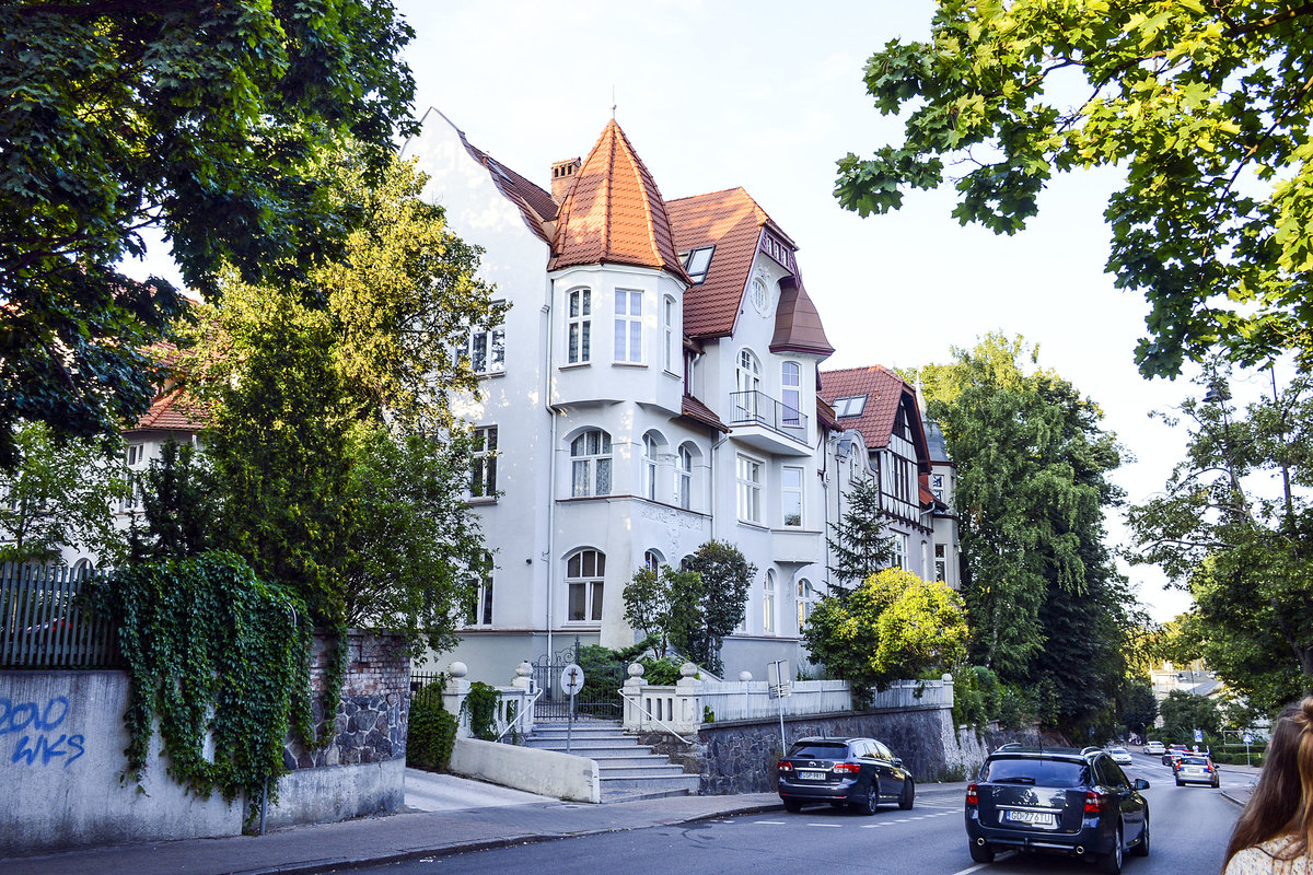 Zoppot / Sopot. Huser aus der Grnderzeit an Ulica Fryderyka Chopina (frher: Eisenhart Strae). Aufnahme: 13. August 2019.