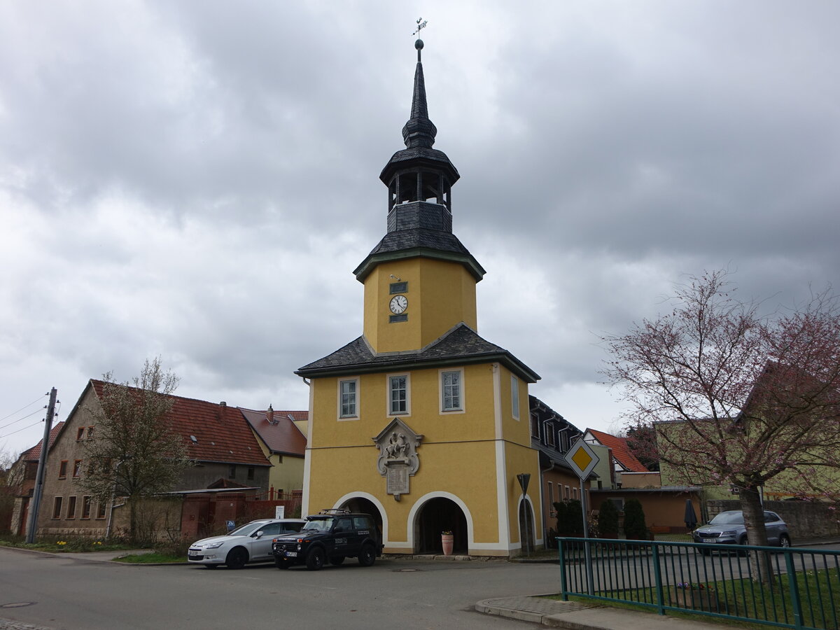 Zottelstedt, Seierturm mit Glocke und Uhr,  erbaut 1499 (26.03.2023)