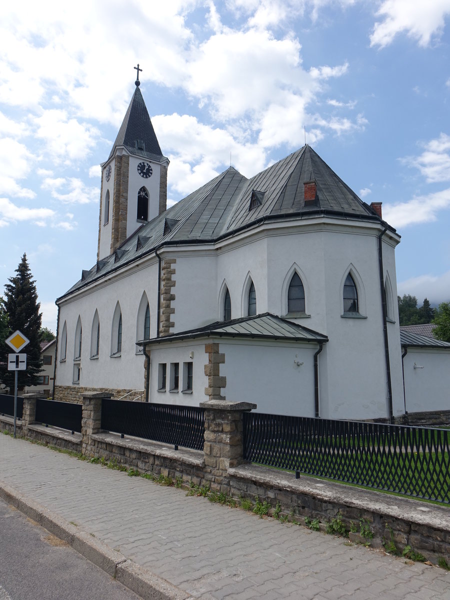 Zuberec, Pfarrkirche St. Wendelin, erbaut von 1929 bis 1933 durch Milan Harminc (06.08.2020)