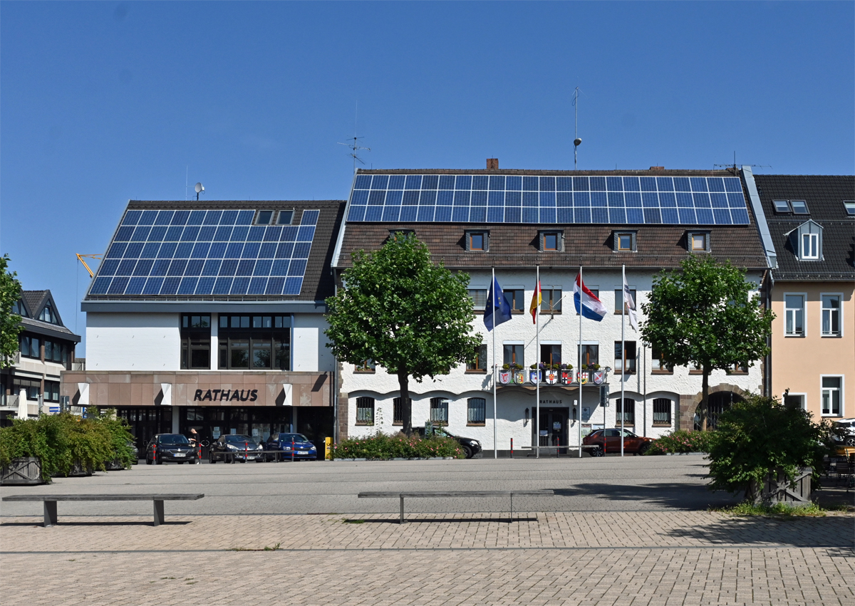 Zlpich - Rathaus, alt und neuer Teil - 25.08.2021