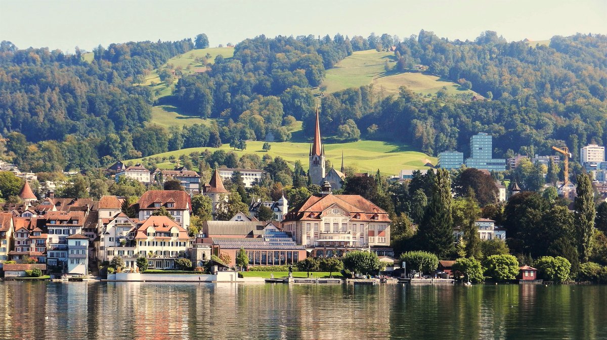 Zug, Sicht in Richtung Theater Casino und Kirche St. Michael - 21.09.2012