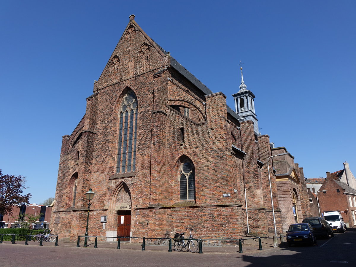 Zutphen, Broederenkerk an der Rozengracht, erbaut im 14. Jahrhundert, Trmchen von 1772 (08.05.2016)