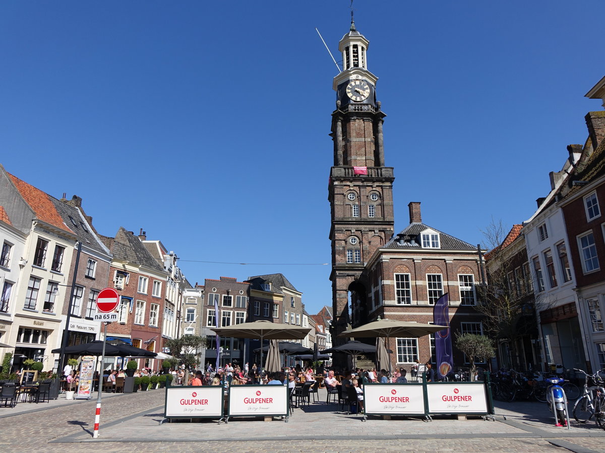 Zutphen, Rathaus am Markt, erbaut von 1450 bis 1452 (08.05.2016)