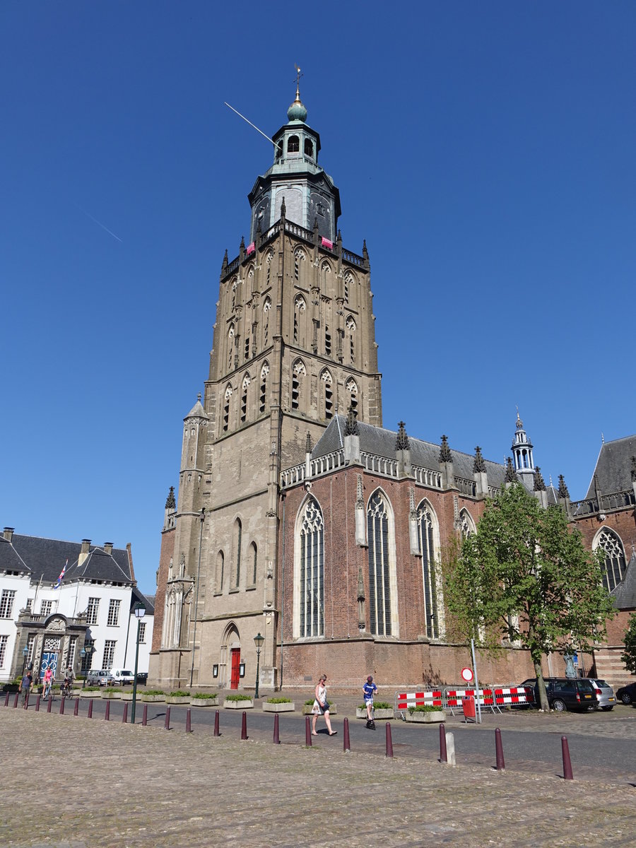 Zutphen, St. Walburgkerk, gotische Hallenkirche, erbaut von 1370 bis 1390, Seitenschiffe 15. Jahrhundert (08.05.2016)