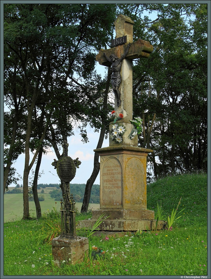 Zwei Kruzifixe bei Tornaszentandrs. (19.08.2014)