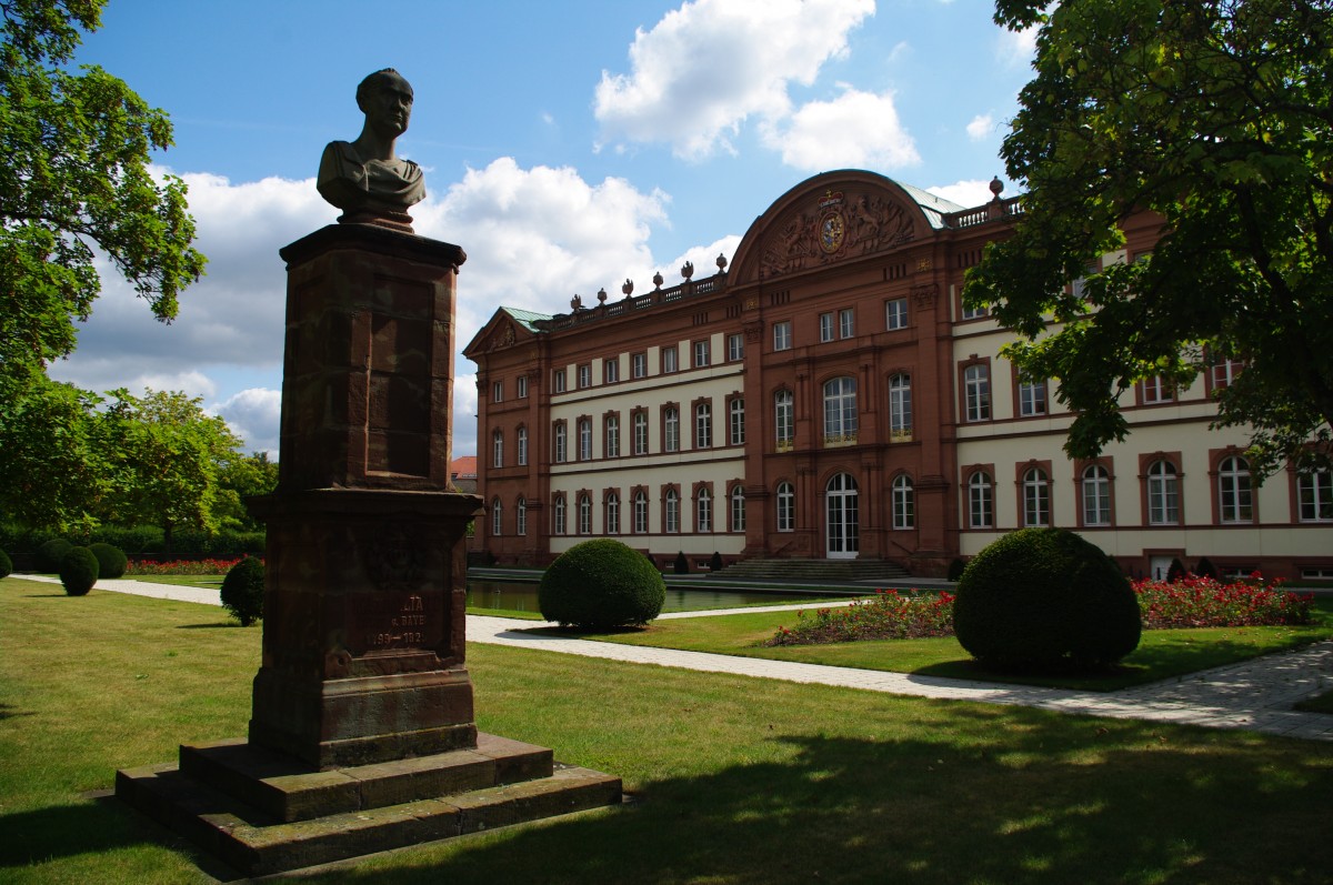 Zweibrcken, Schloss (Nordseite) mit Schlossgarten (06.09.2009)