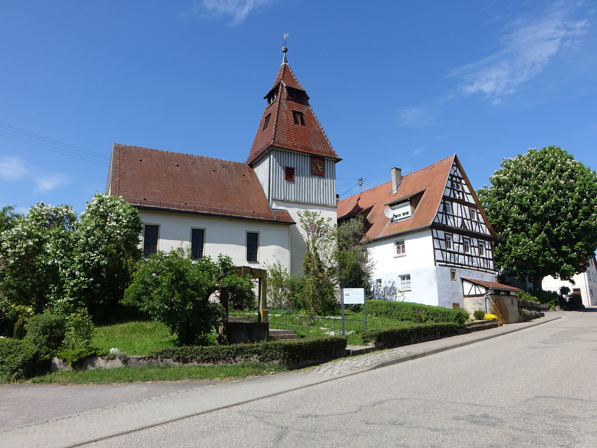 Zweiflingen, Ev. St. Nikolaus Kirche und Pfarrhaus, Kirche erbaut im 12. Jahrhundert (29.04.2018)