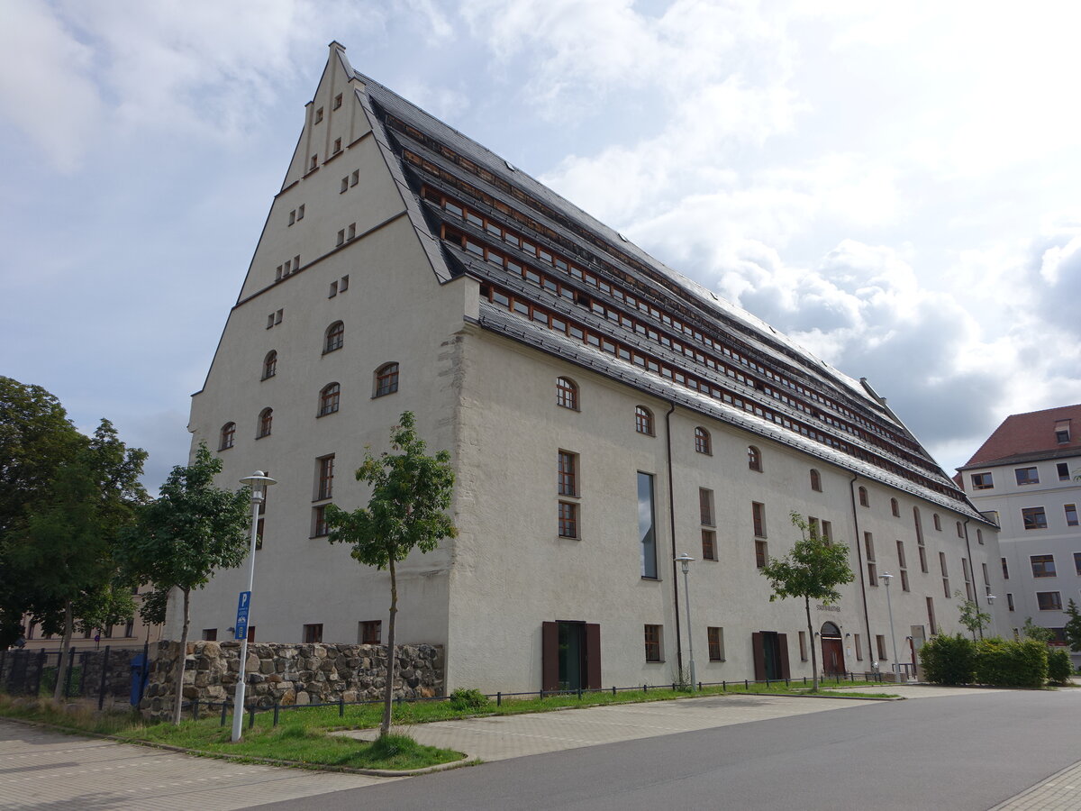 Zwickau, Kornhaus, erbaut bis 1480 durch den Patrizier Martin Rmer, heute Stadtbilbiothek (13.08.2023)