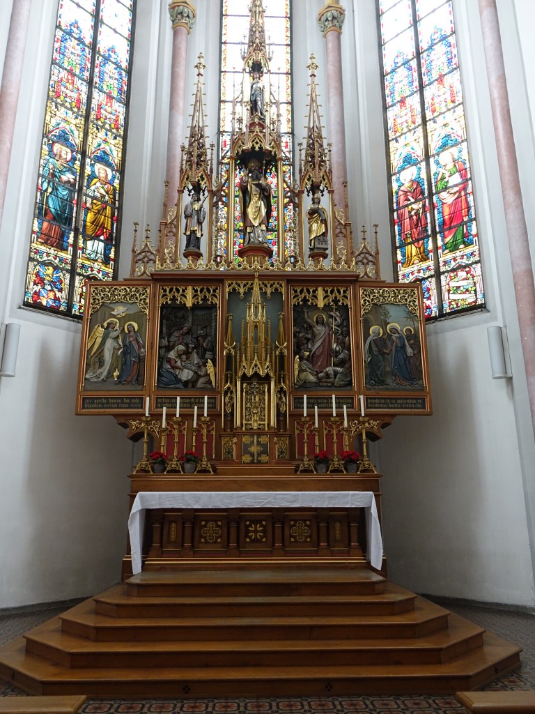 Zwiesel, neugotischer Hochaltar in der St. Nikolaus Kirche (24.05.2015)