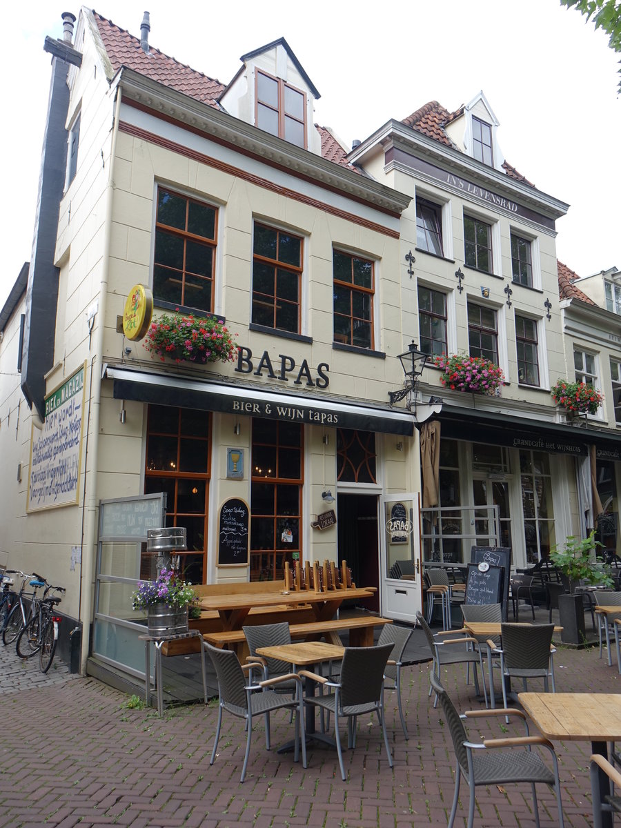 Zwolle, Gaststtten am Grote Kerkplein in der Altstadt (23.07.2017)