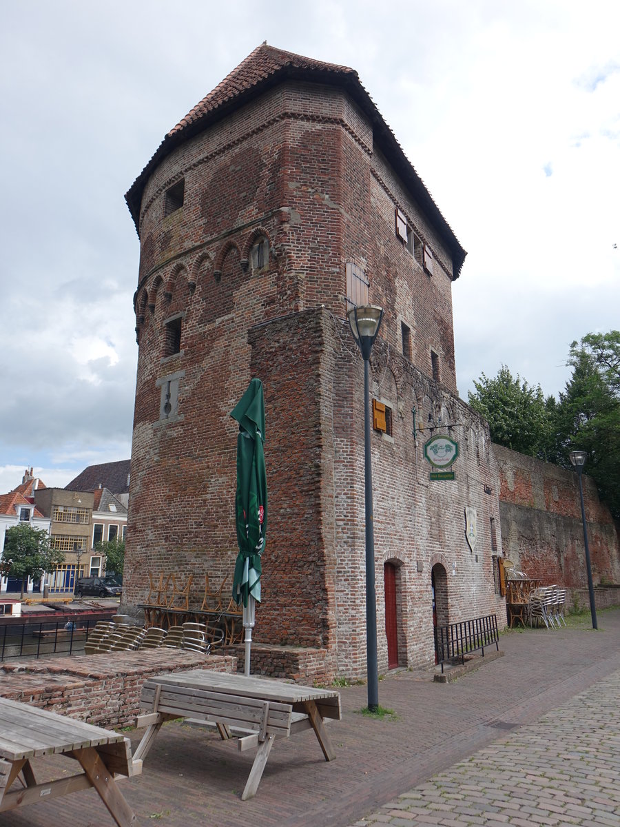 Zwolle, Wjindragerstoren der Stadtbefestigung am Broerenkerkplein (23.07.2017)