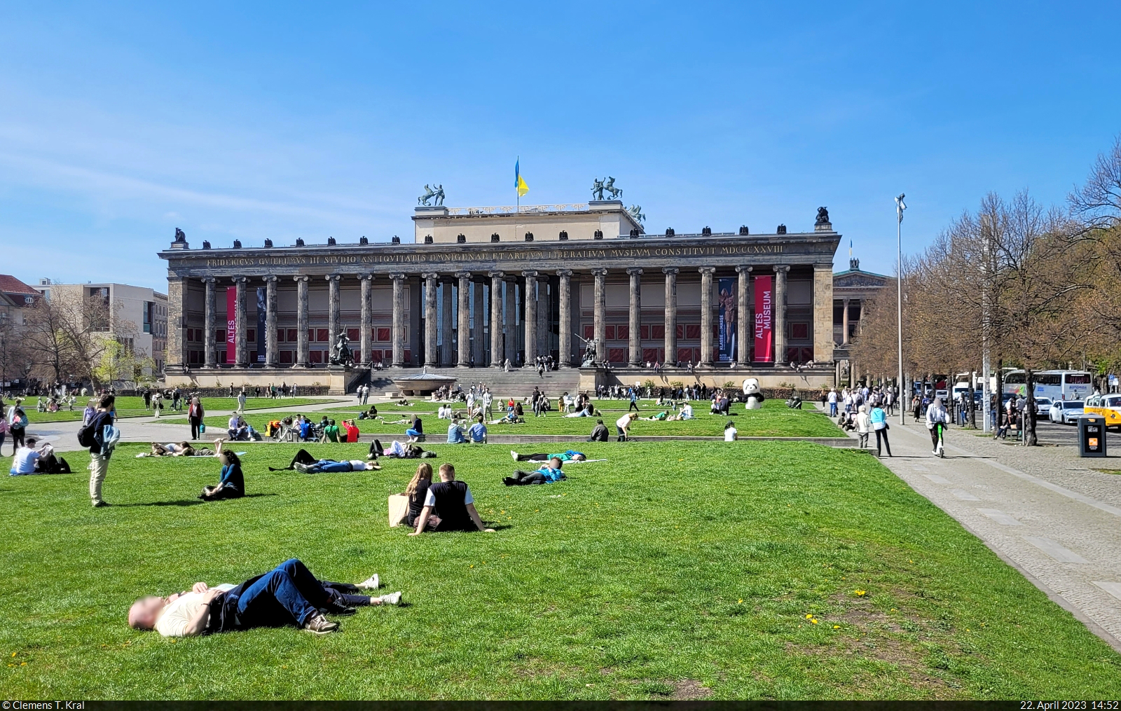 Altes Museum von Berlin am Lustgarten, der von zahlreichen Menschen besucht wurde. Es war schlielich das erste richtig frhlingshafte Wochenende in diesem Jahr...

🕓 22.4.2023 | 14:52 Uhr